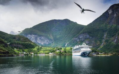 Quelles raisons expliquent l’augmentation récente du tourisme de croisière dans le monde ?